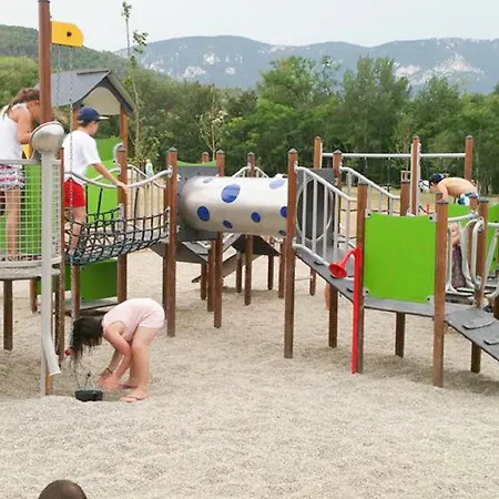 Tidy With Dishwasher On A Domain Quillan