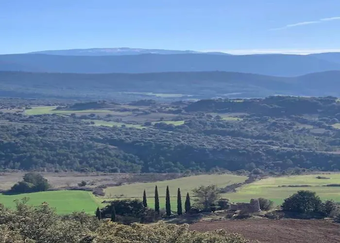 Holiday Home In Quillan Near Pyrenees Hébergement de vacances Quillan