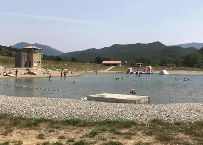Holiday Home In Quillan Near Pyrenees Hébergement de vacances Quillan